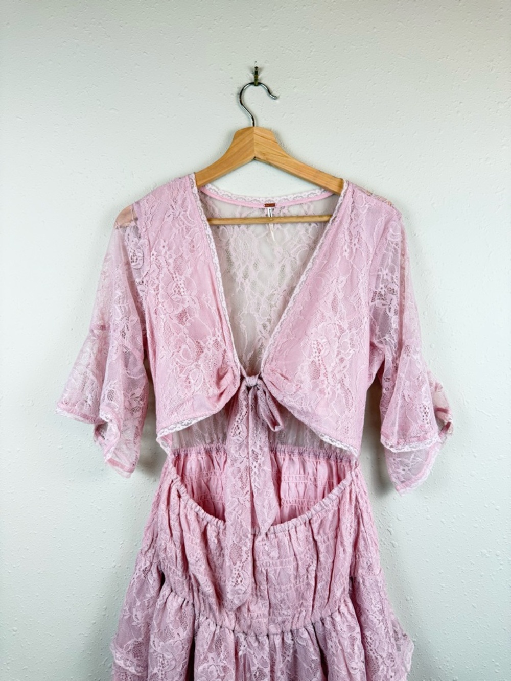 Free People Lala Lace Pink Rose Mini Dress
Size Medium NWT - Picture 8 of 11